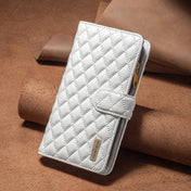 For OPPO Realme C31 Diamond Lattice Zipper Wallet Leather Flip Phone Case(White) Eurekaonline